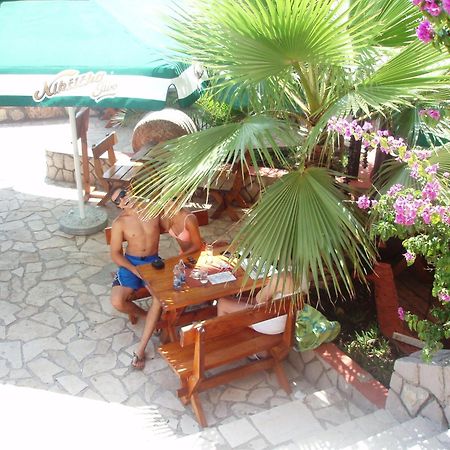David Apartments And Rooms Dobra Voda Esterno foto