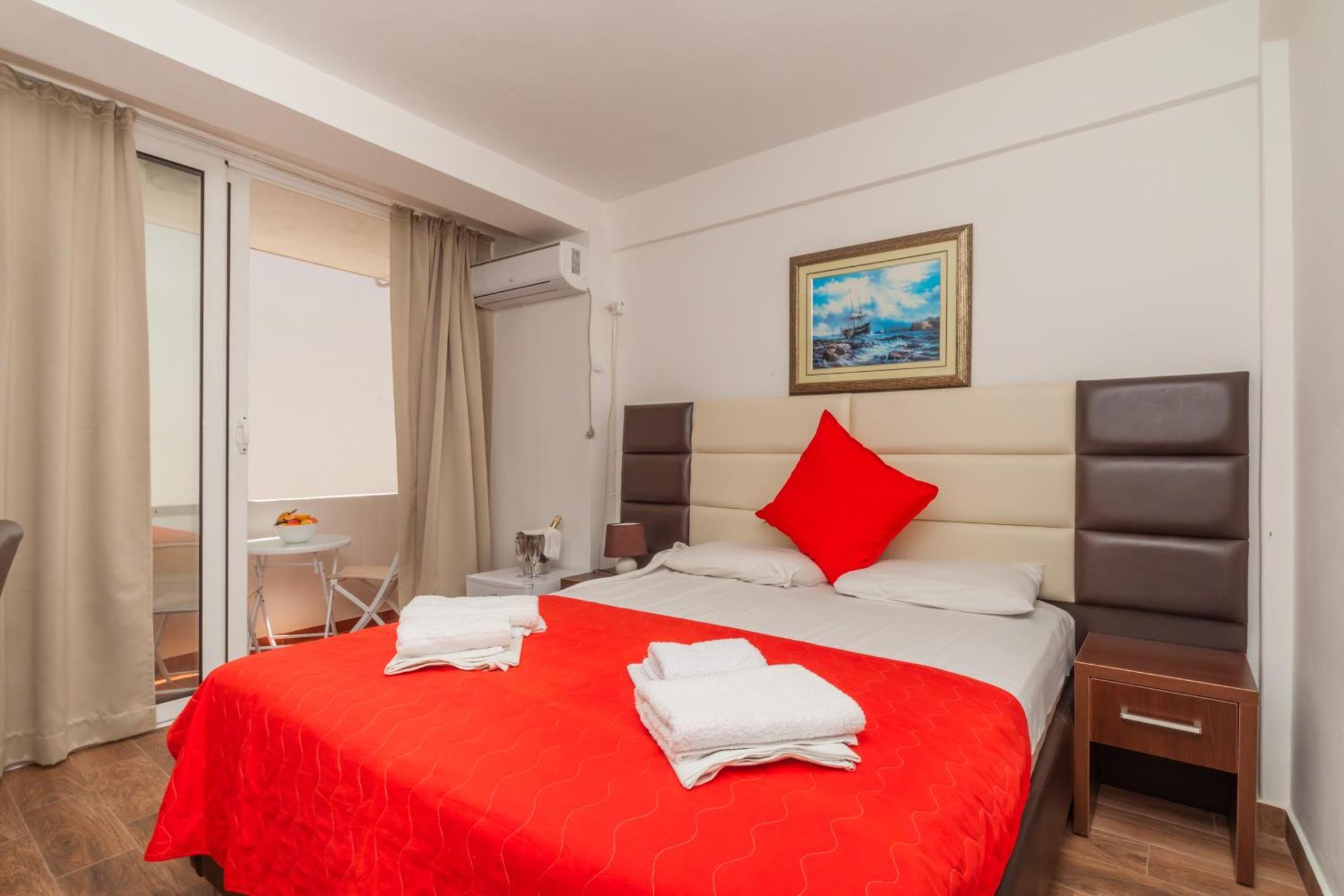 David Apartments And Rooms Dobra Voda Esterno foto