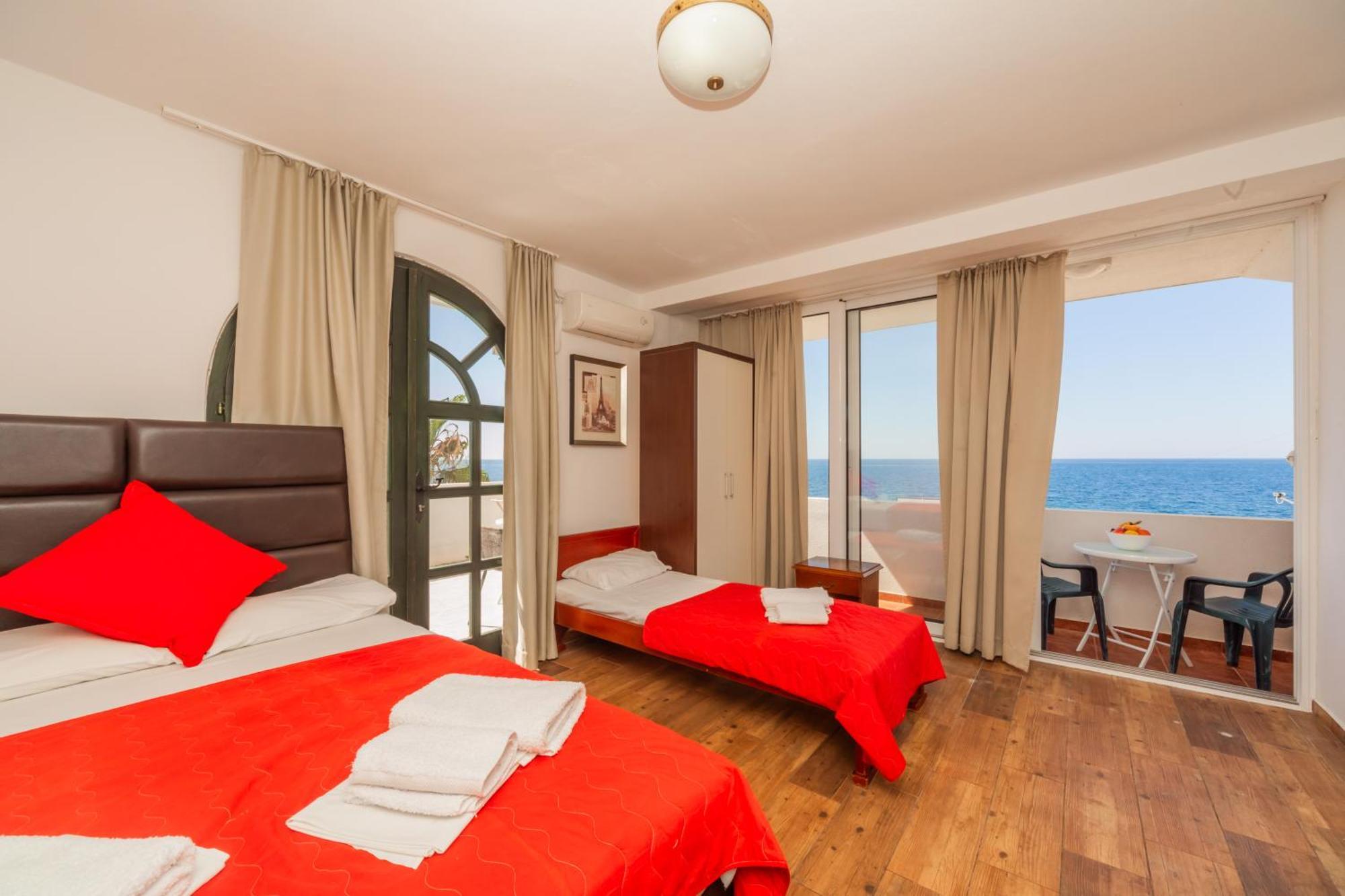 David Apartments And Rooms Dobra Voda Esterno foto