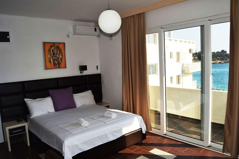 David Apartments And Rooms Dobra Voda Esterno foto