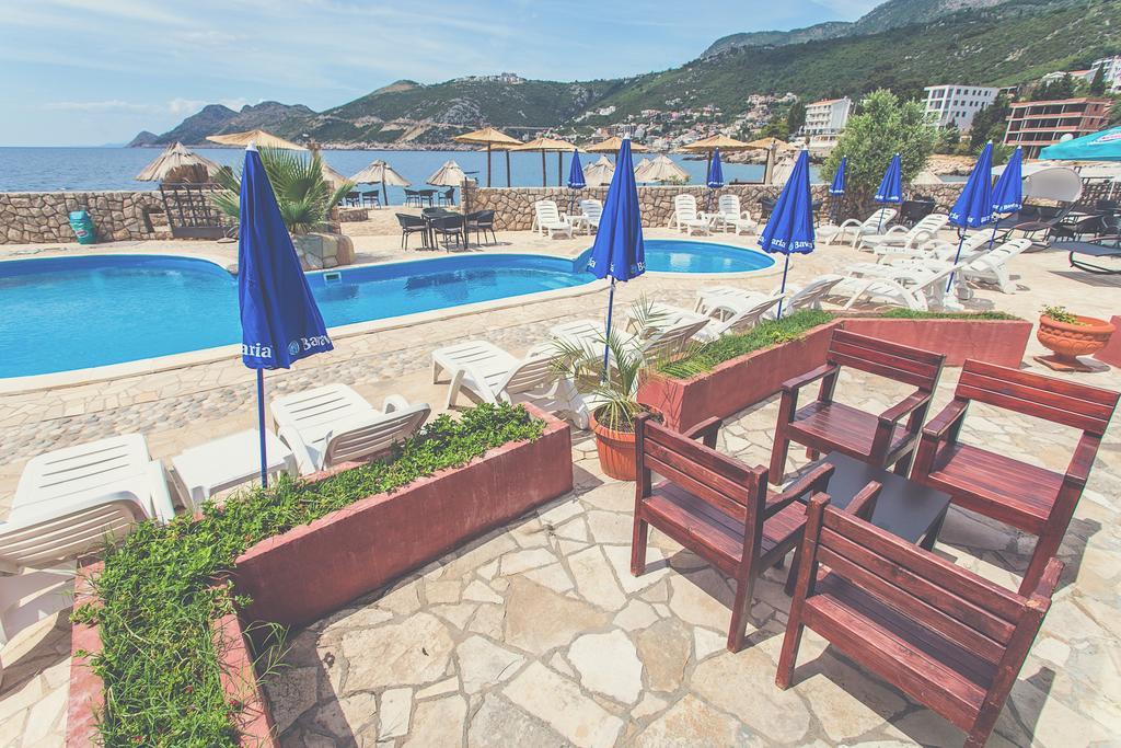 David Apartments And Rooms Dobra Voda Esterno foto