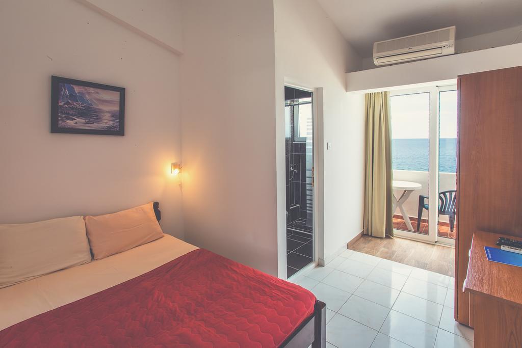 David Apartments And Rooms Dobra Voda Esterno foto