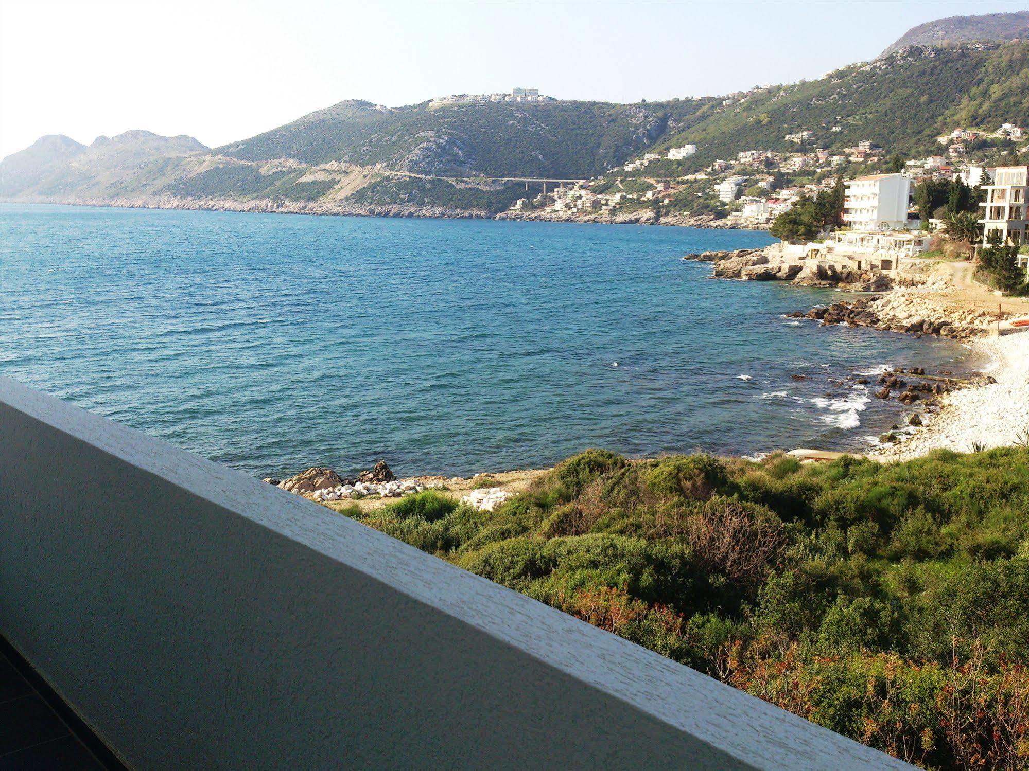 David Apartments And Rooms Dobra Voda Esterno foto